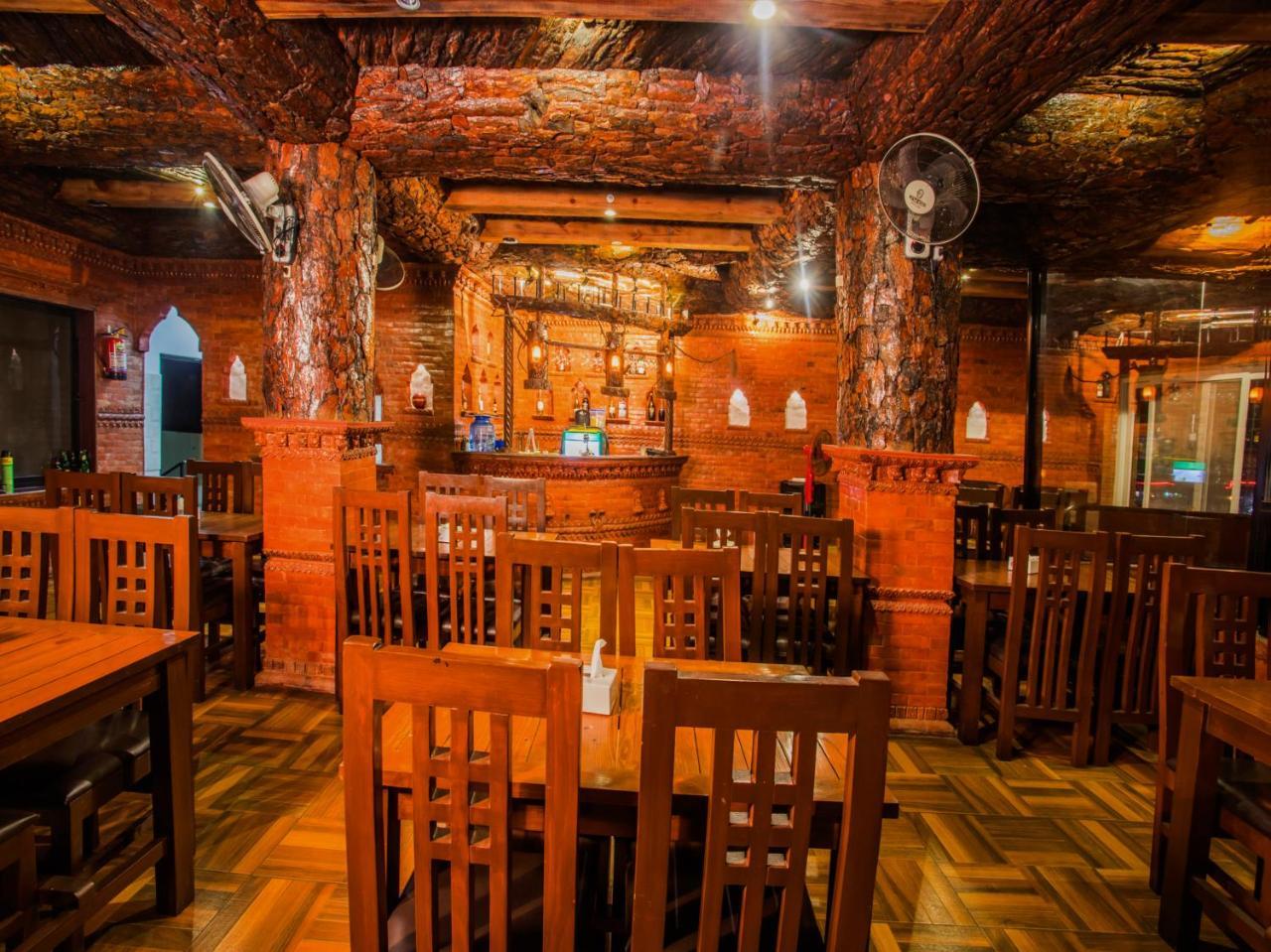 Grand Shivalaya Hotel And Restro Pokhara Exterior foto