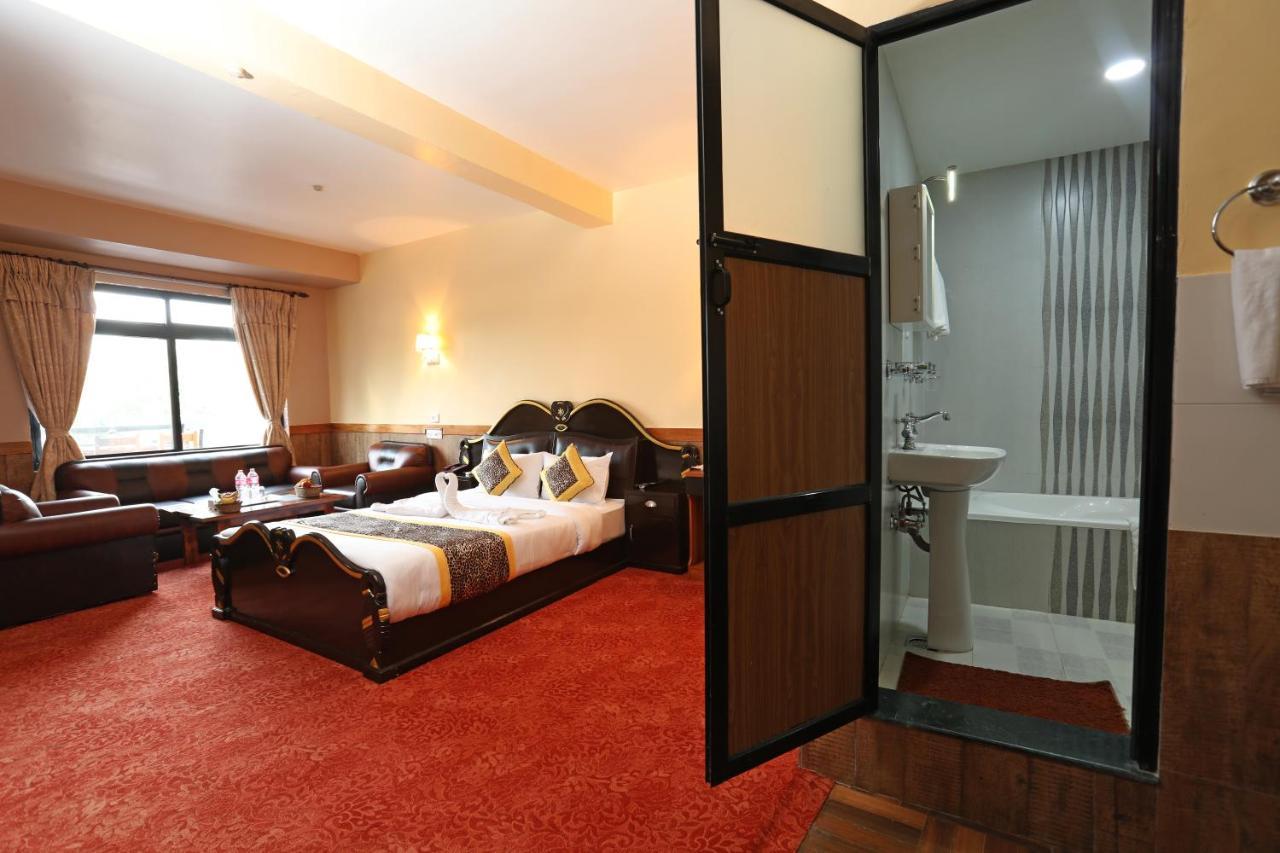 Grand Shivalaya Hotel And Restro Pokhara Exterior foto