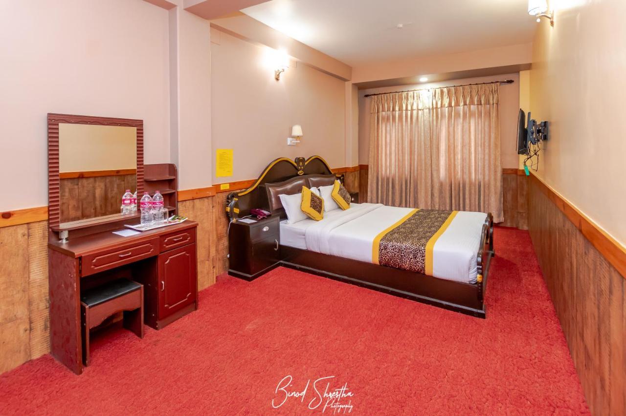 Grand Shivalaya Hotel And Restro Pokhara Exterior foto